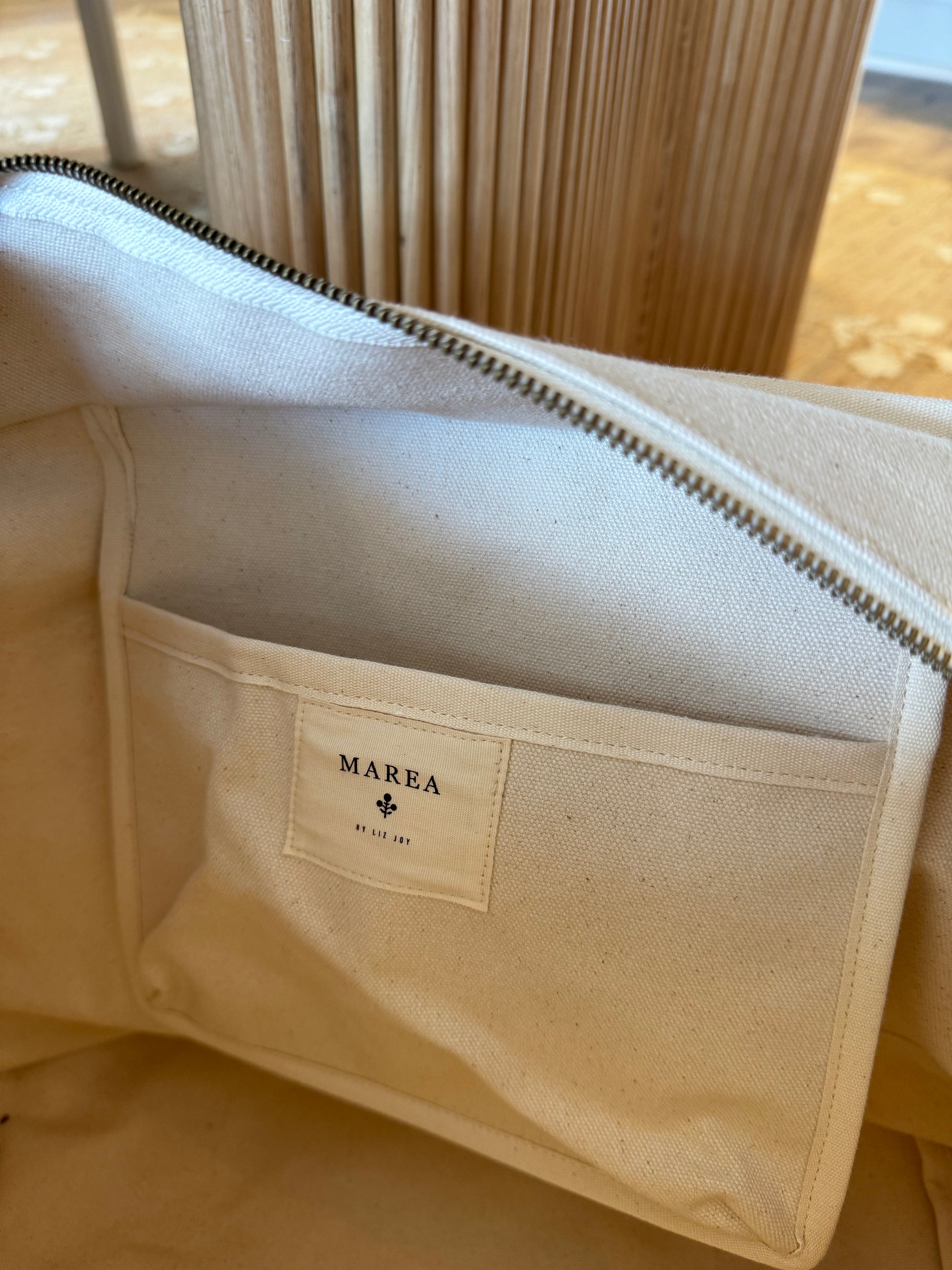 Marea Flower Canvas Weekender