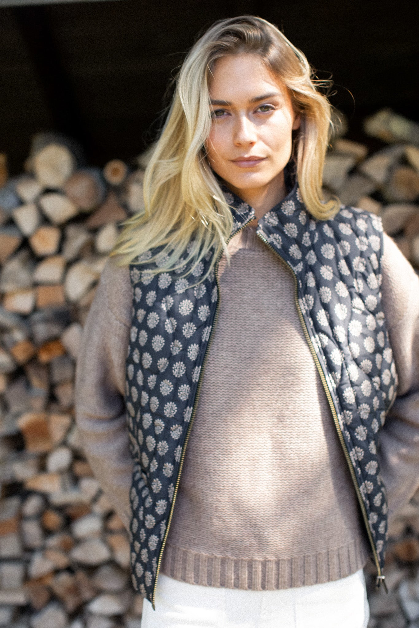 Printed Puffer Vest - Black Mini Meadow