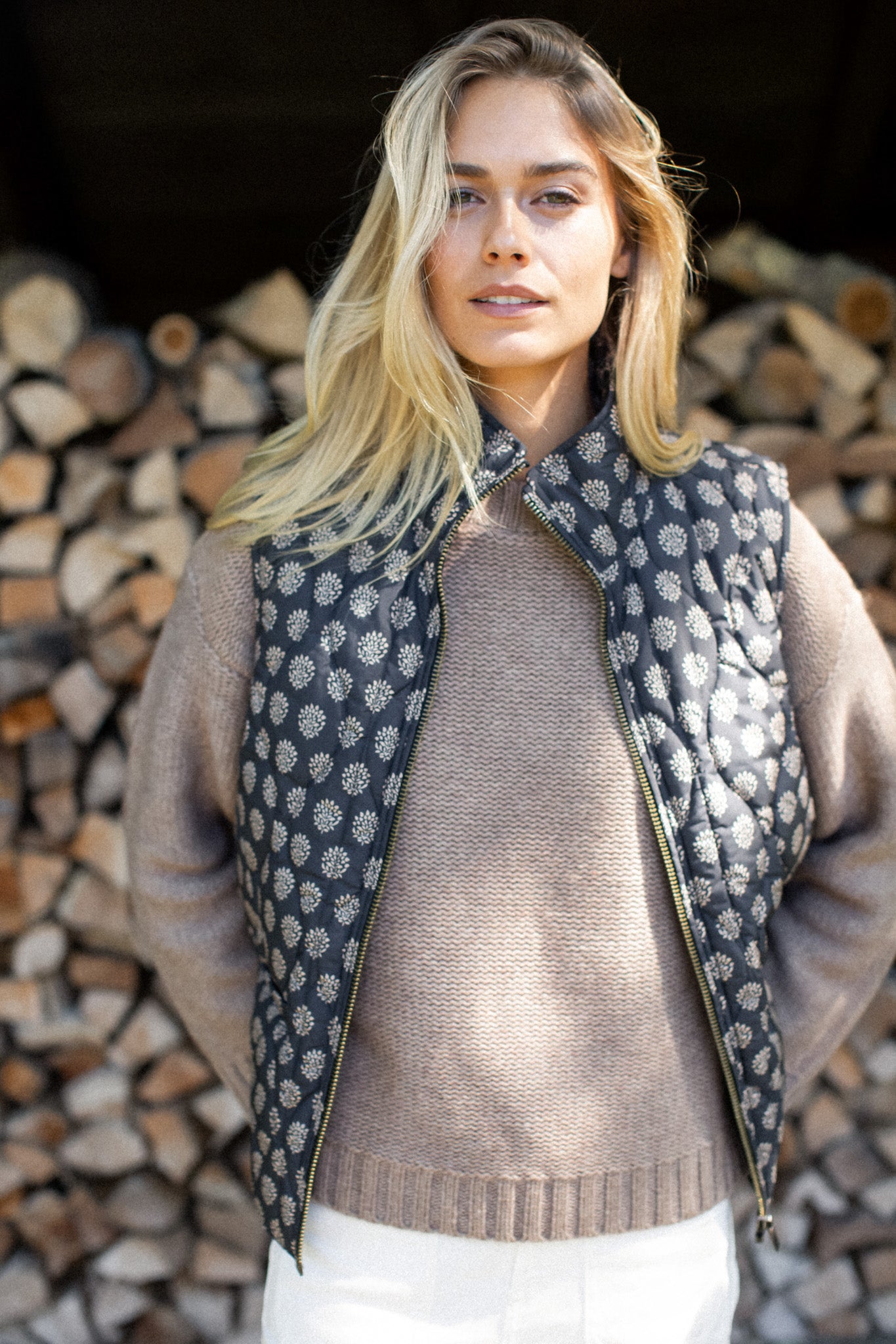 Printed Puffer Vest - Black Mini Meadow