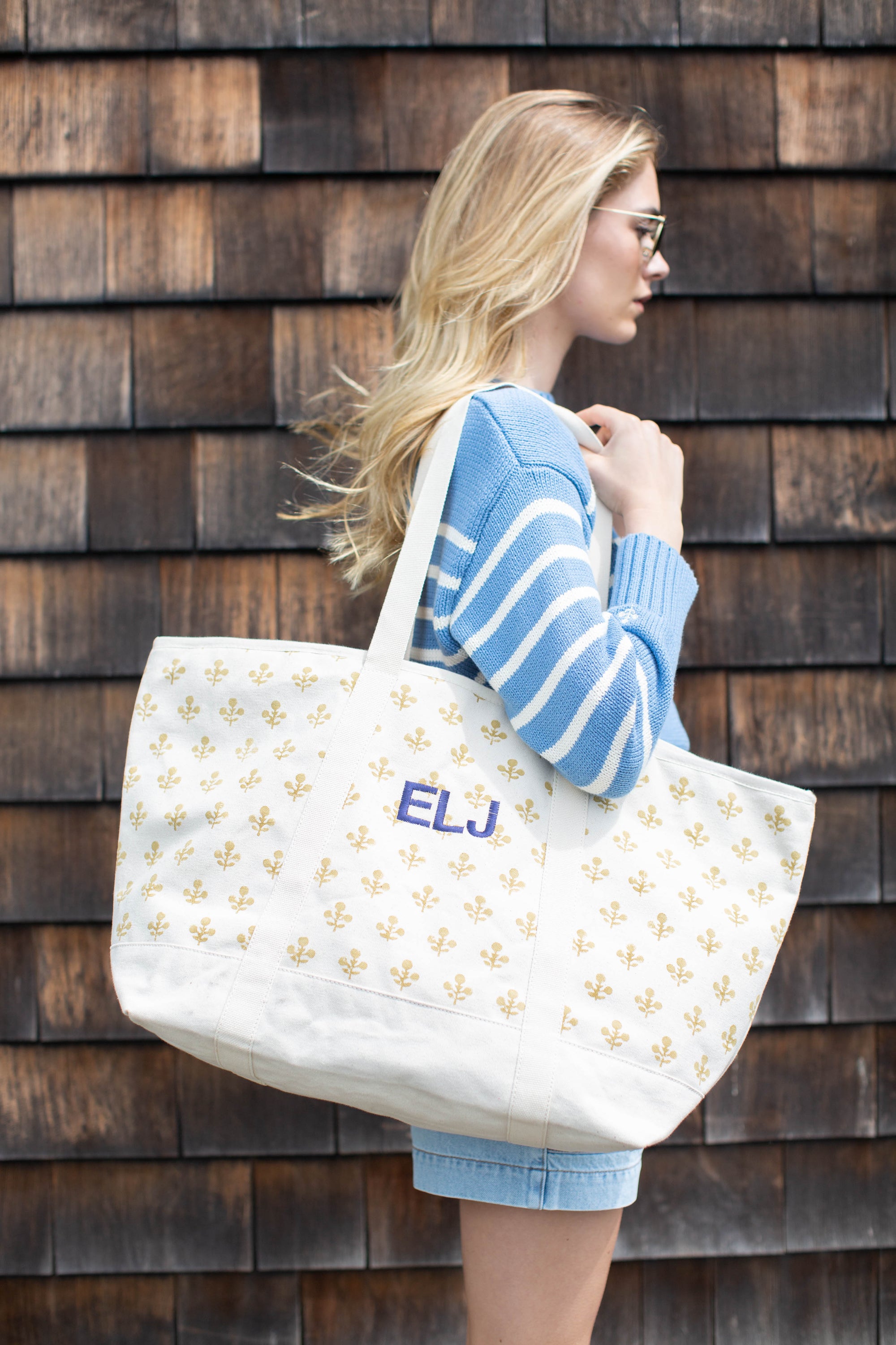 Marea Flower Canvas Weekender