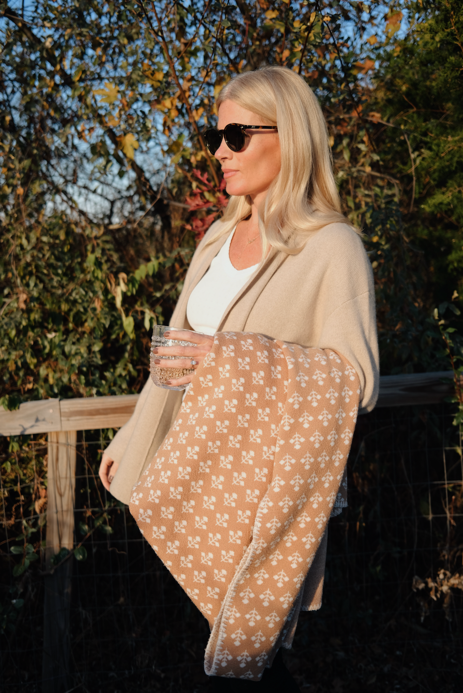 Marea Flower Blanket - Camel
