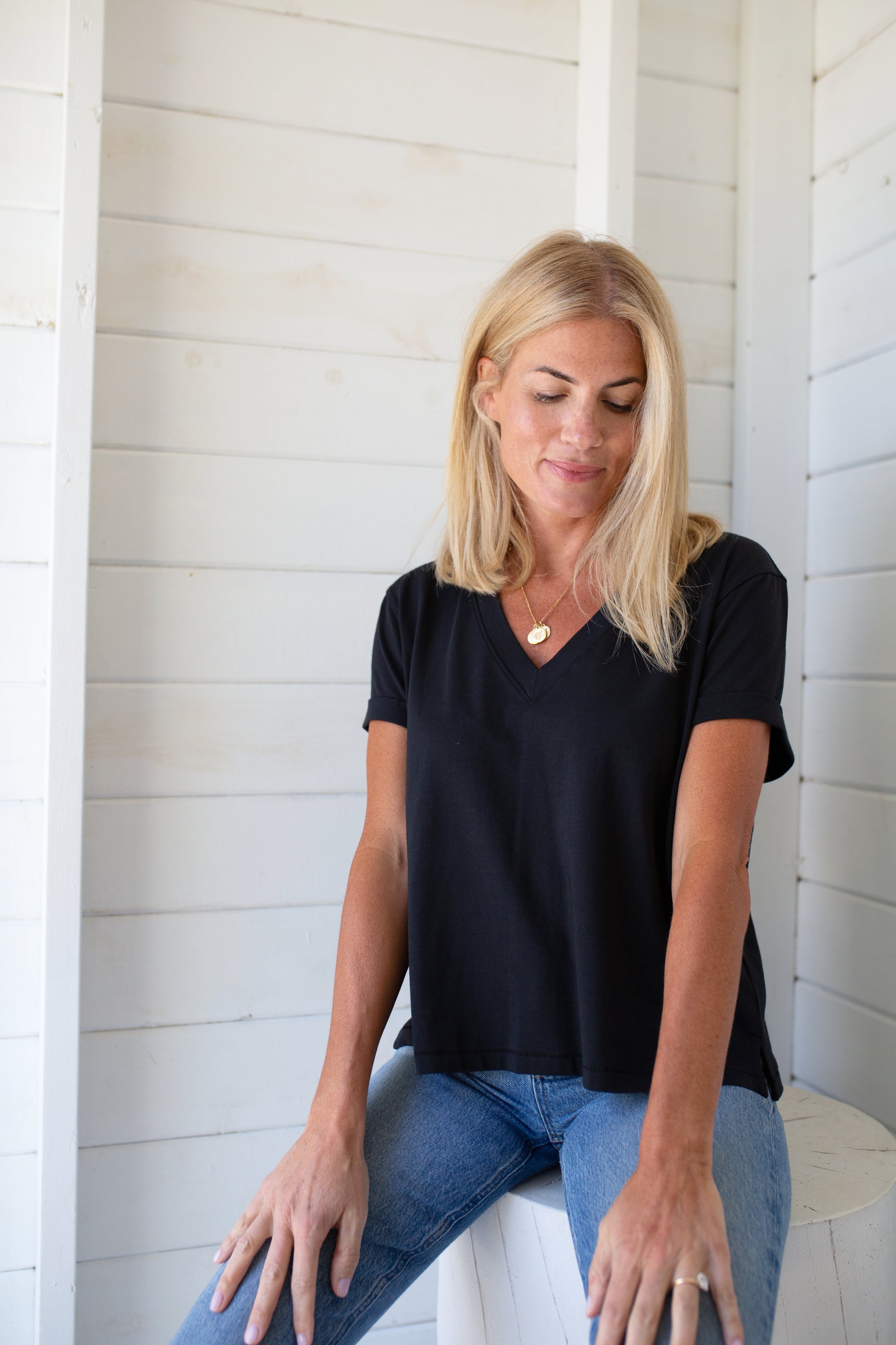Short Sleeve Roller V Neck Tee - Black