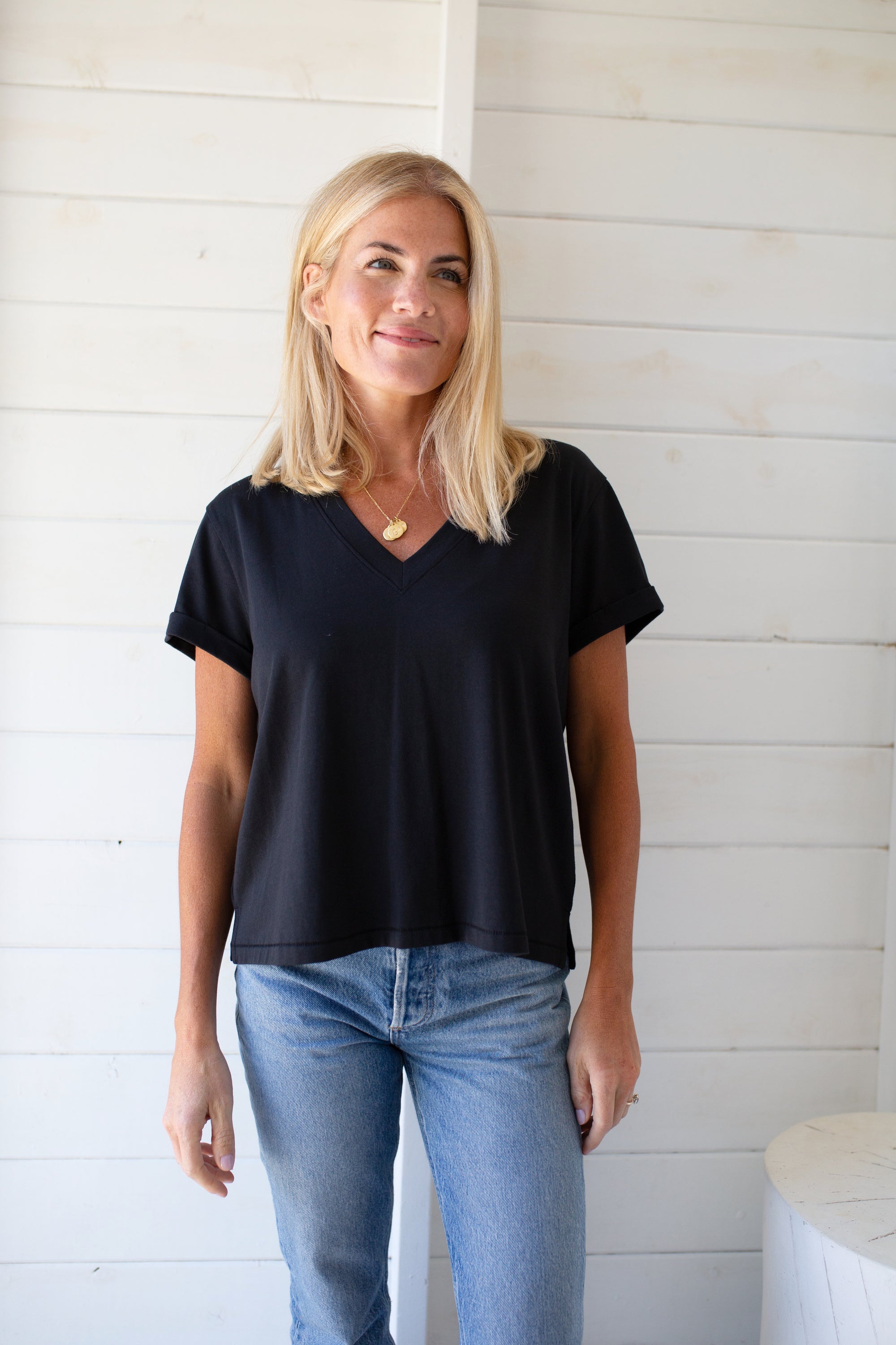 Short Sleeve Roller V Neck Tee - Black