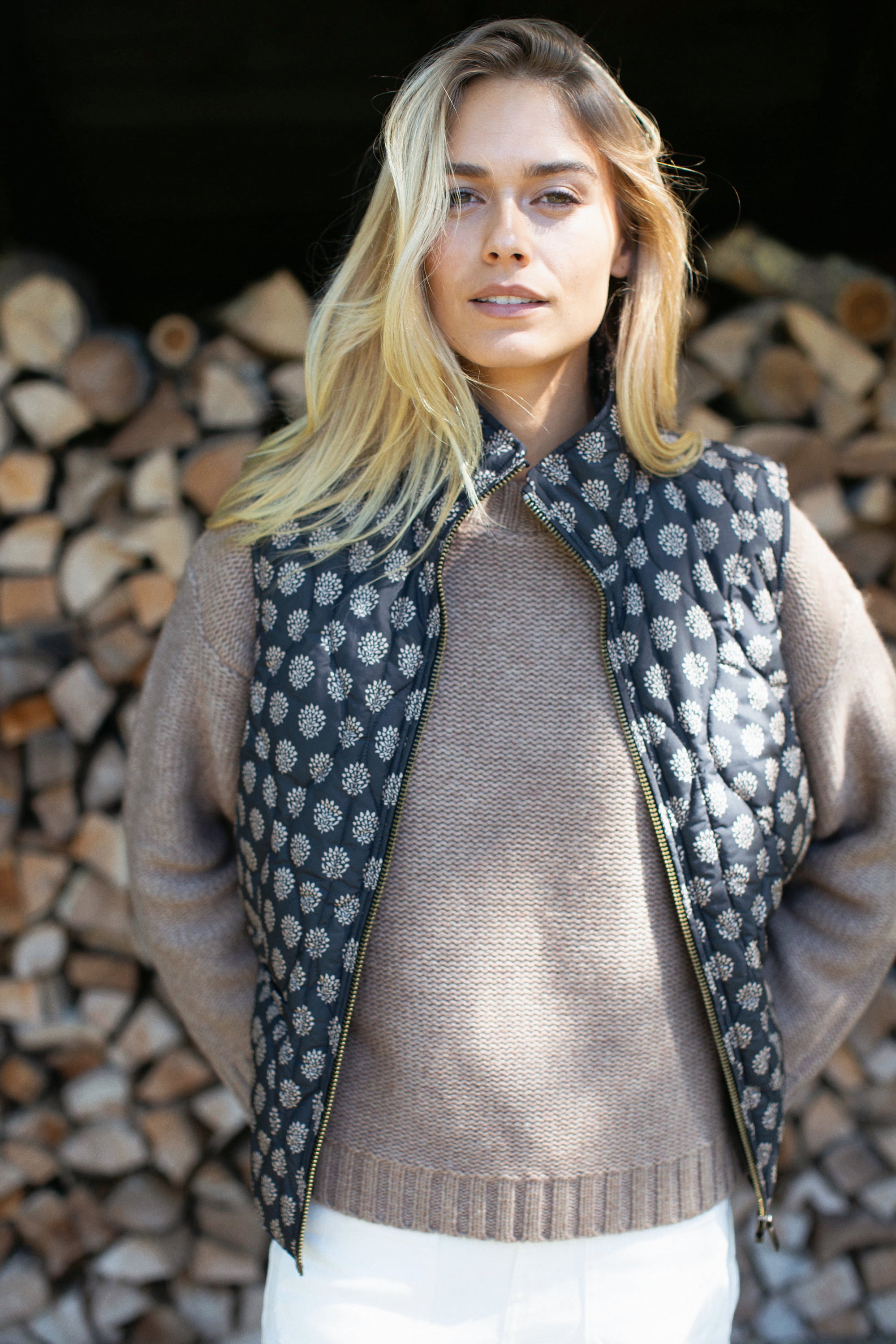 Printed Puffer Vest - Black Mini Meadow