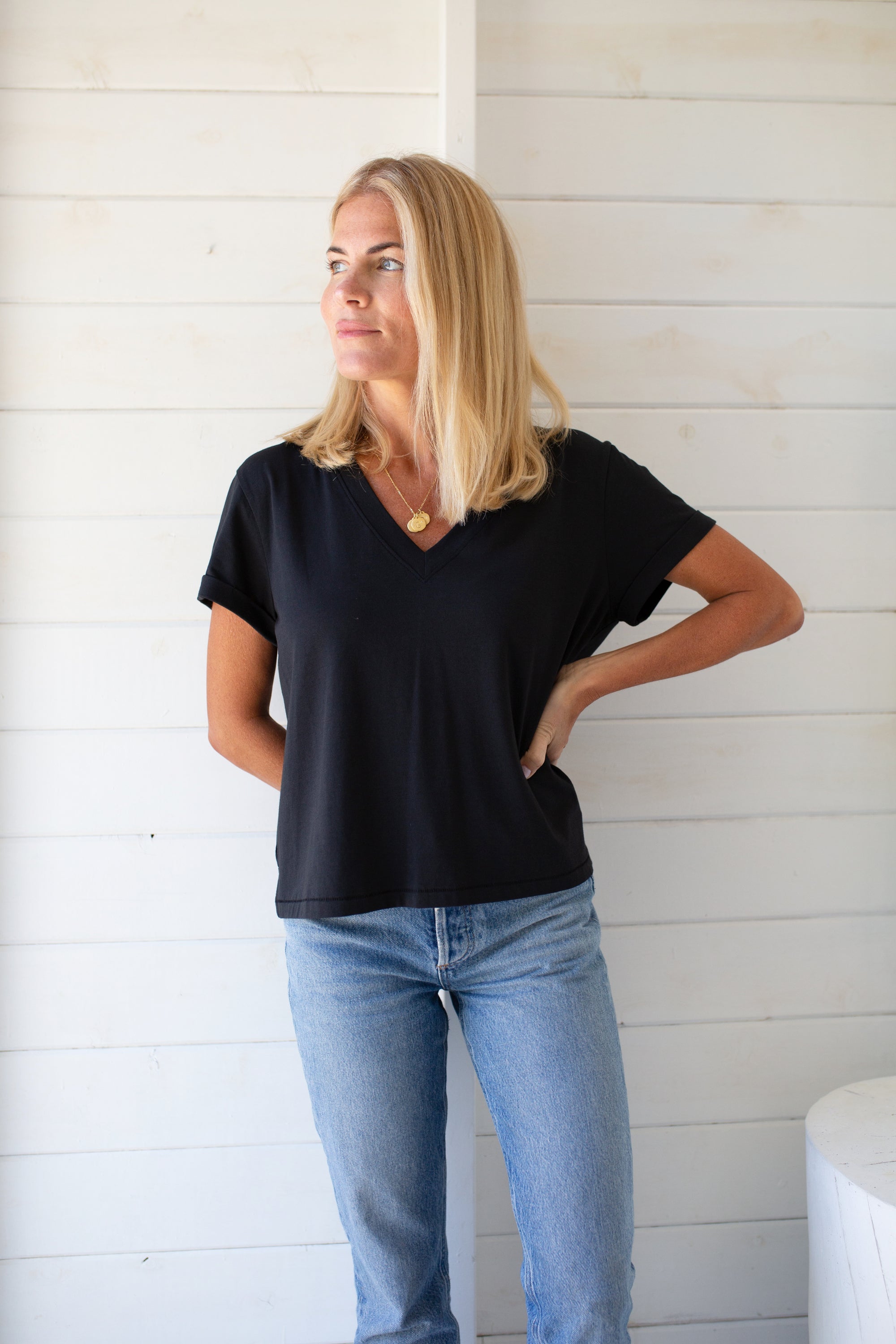 Short Sleeve Roller V Neck Tee - Black