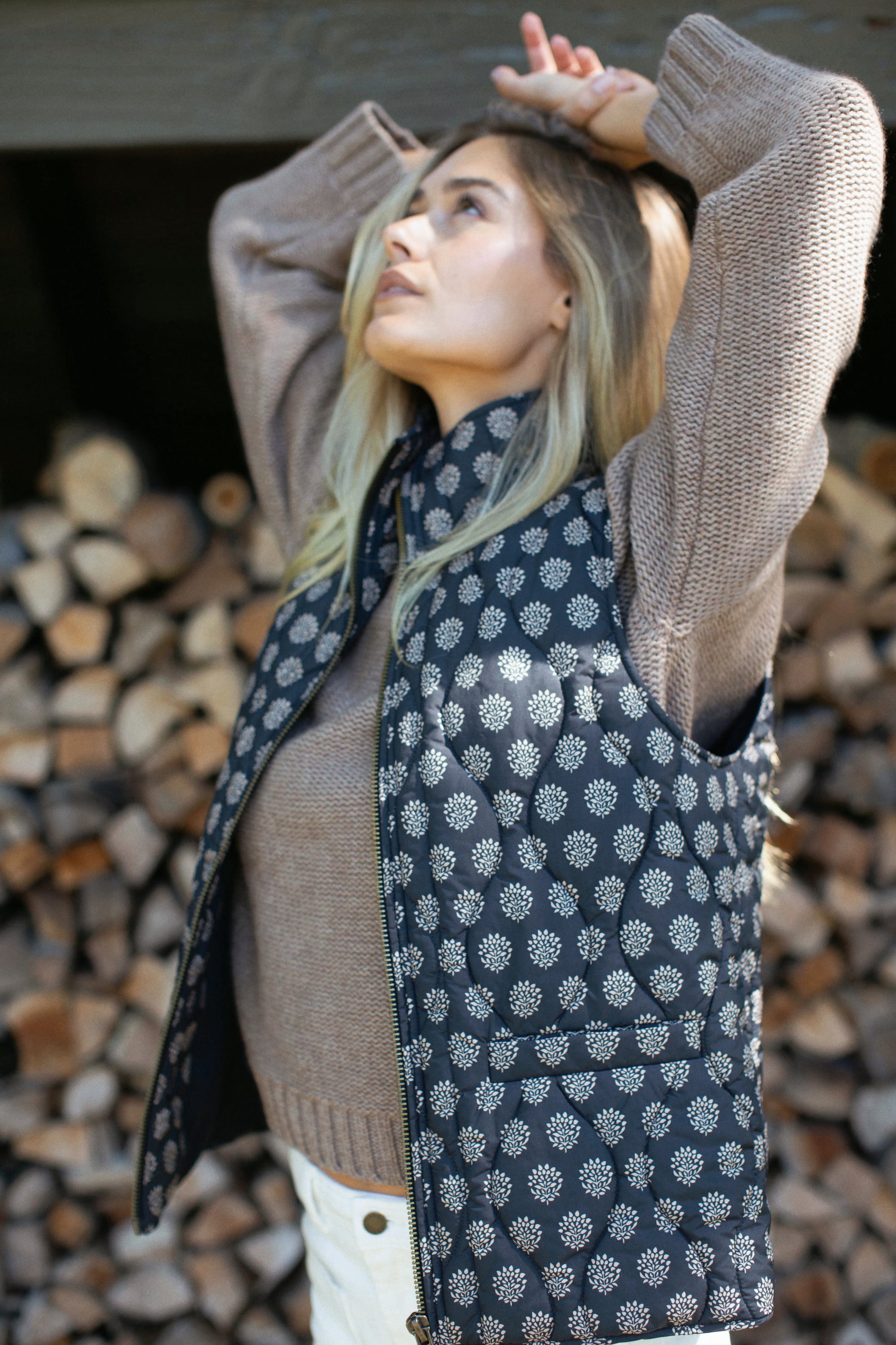 Printed Puffer Vest - Black Mini Meadow