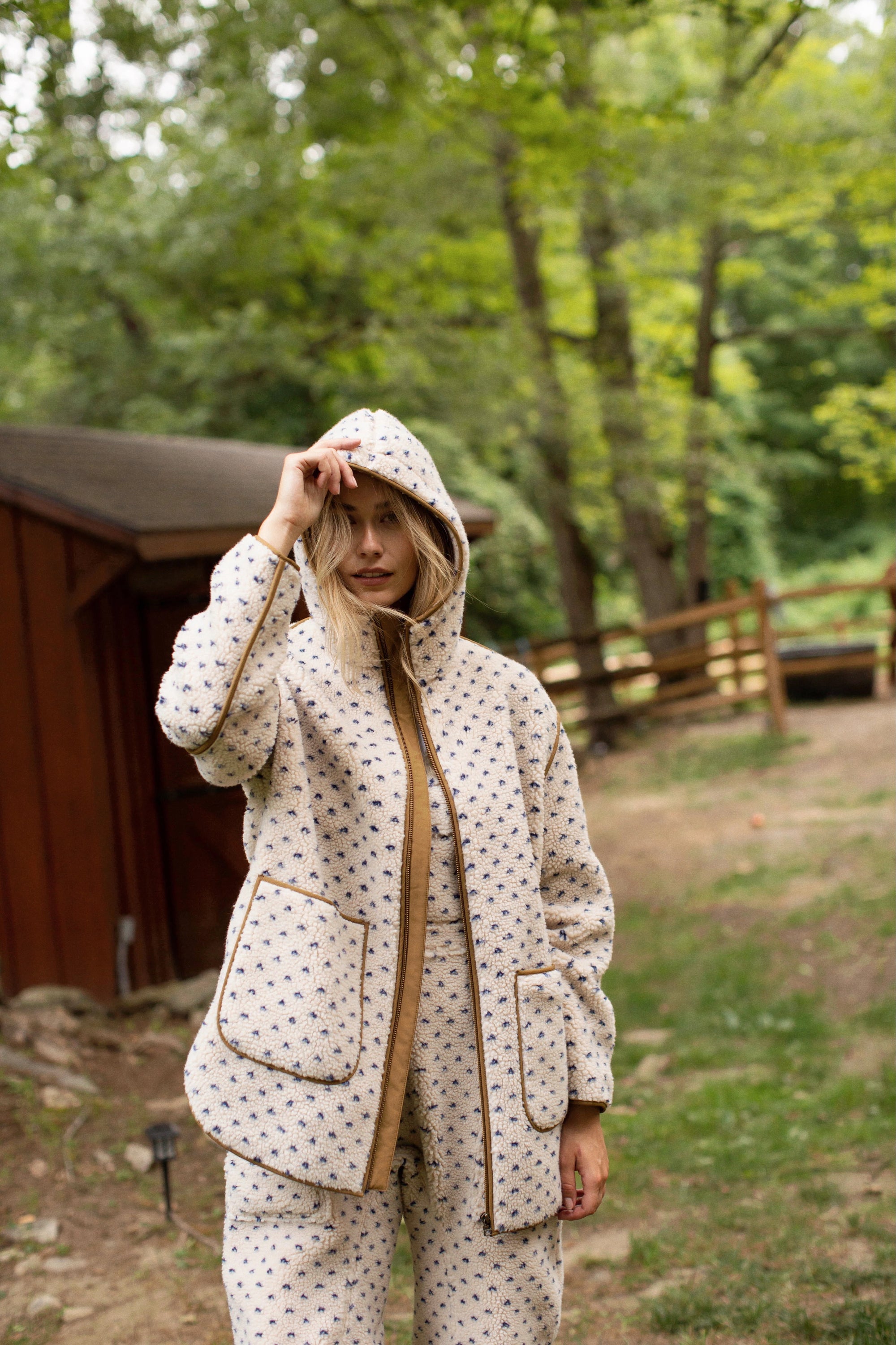 Hooded Sherpa Jacket - Ivory/Blue Birdseye