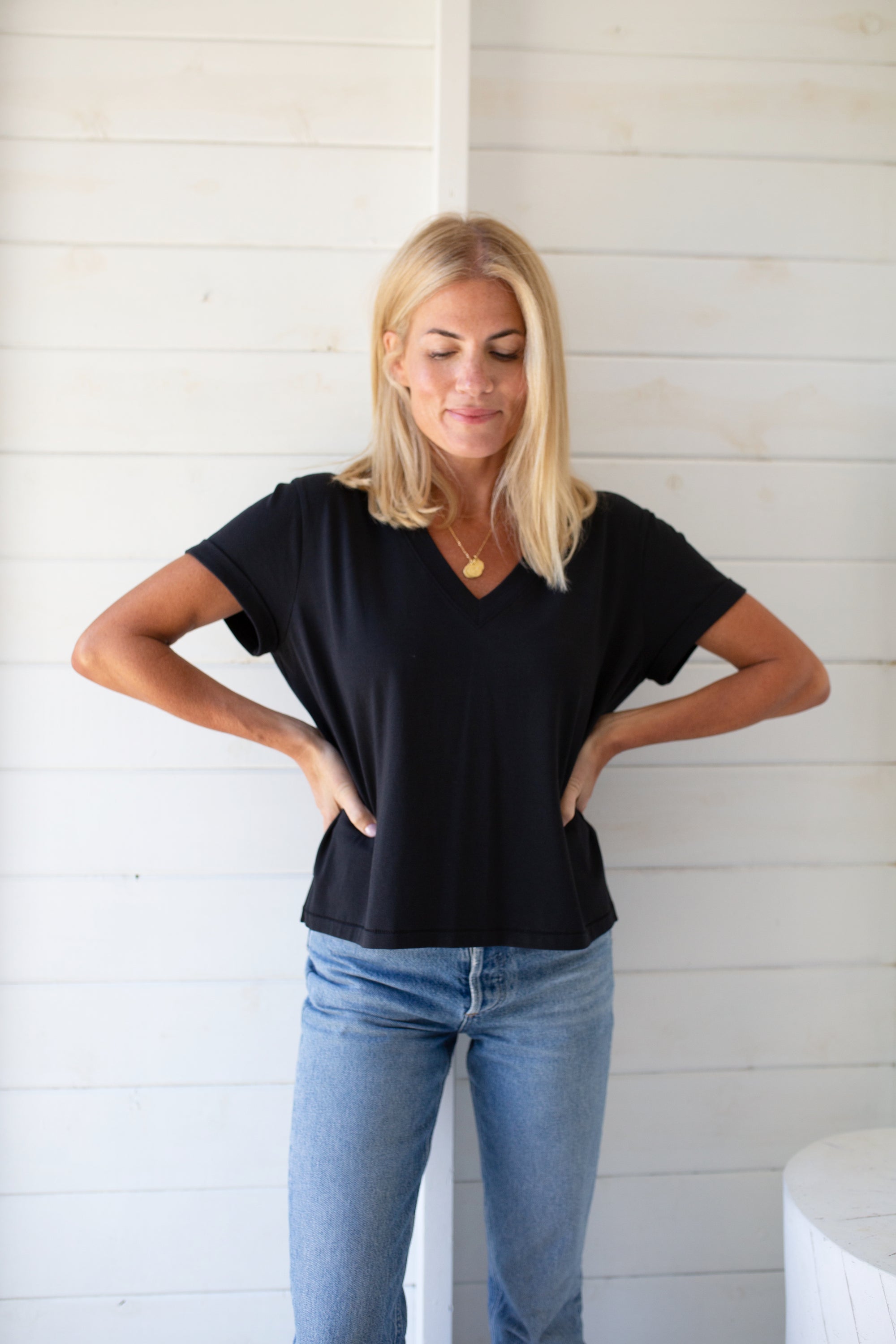 Short Sleeve Roller V Neck Tee - Black