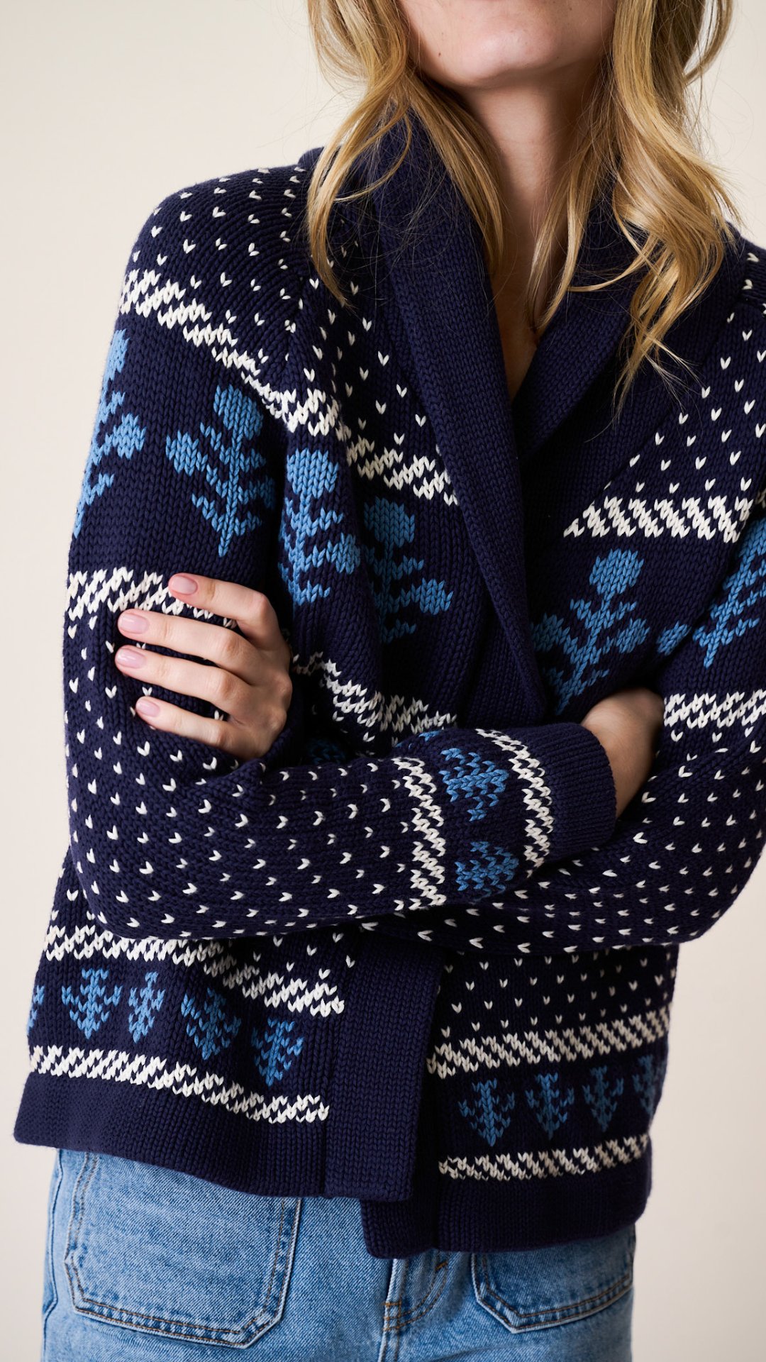 Marea Shawl Cardigan in Intarsia - Navy