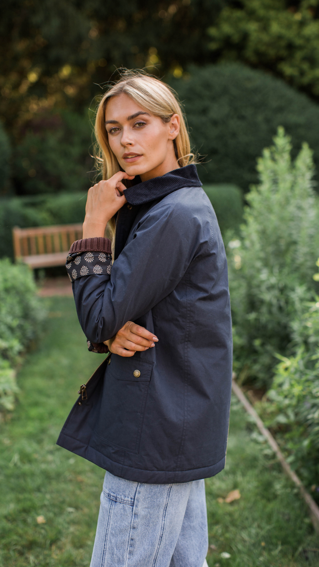 Waxed Barn Jacket - Navy