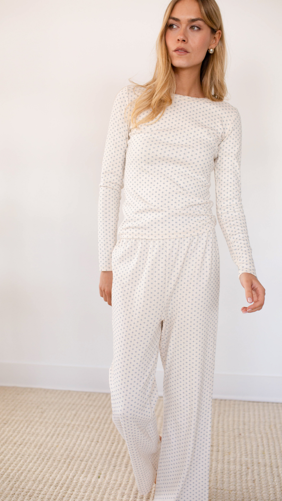 Pointelle Long Sleeve Crewneck - Ivory/Blue Marea Flower