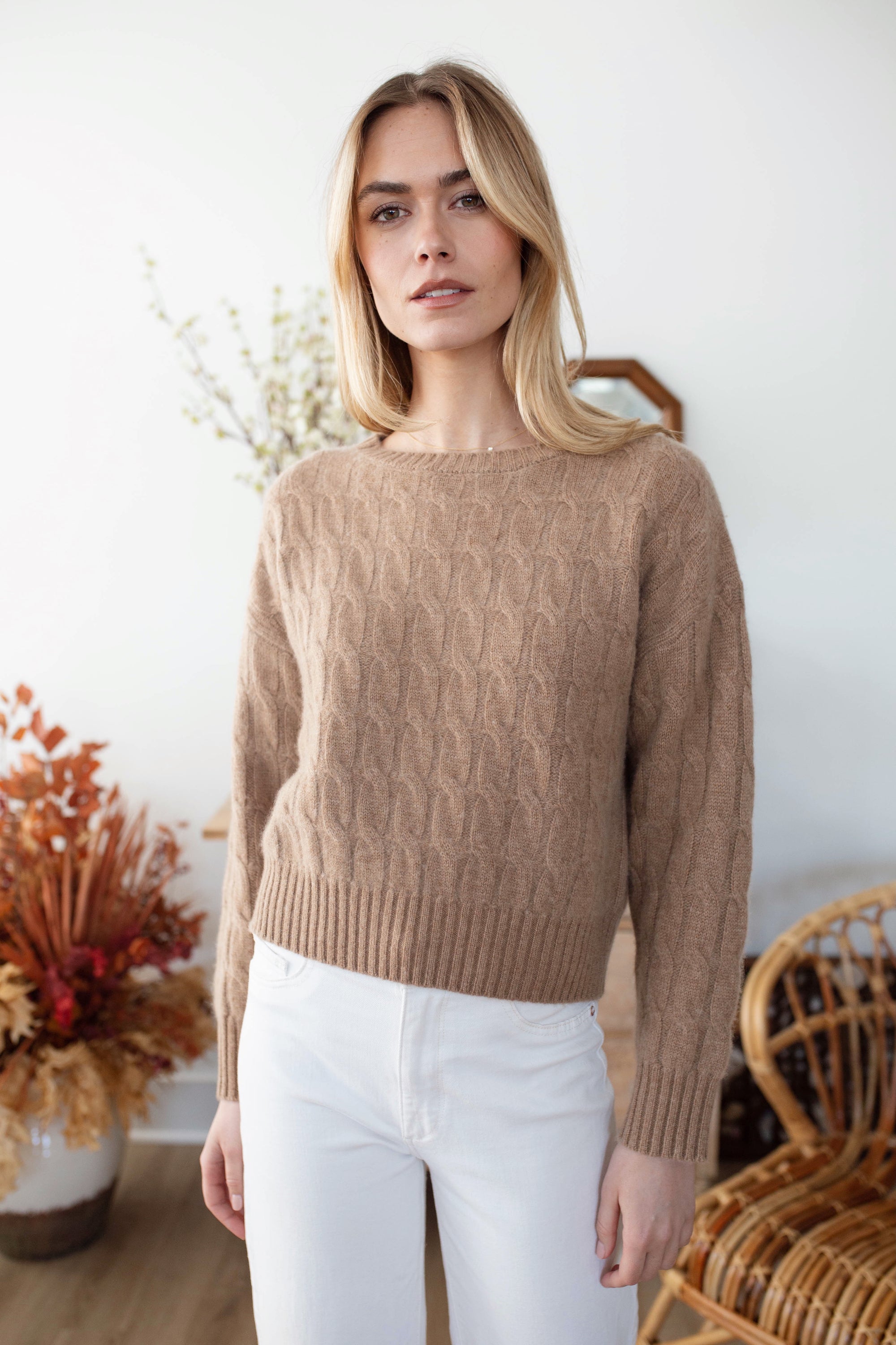Slouchy Cable Knit Cashmere Sweater - Camel