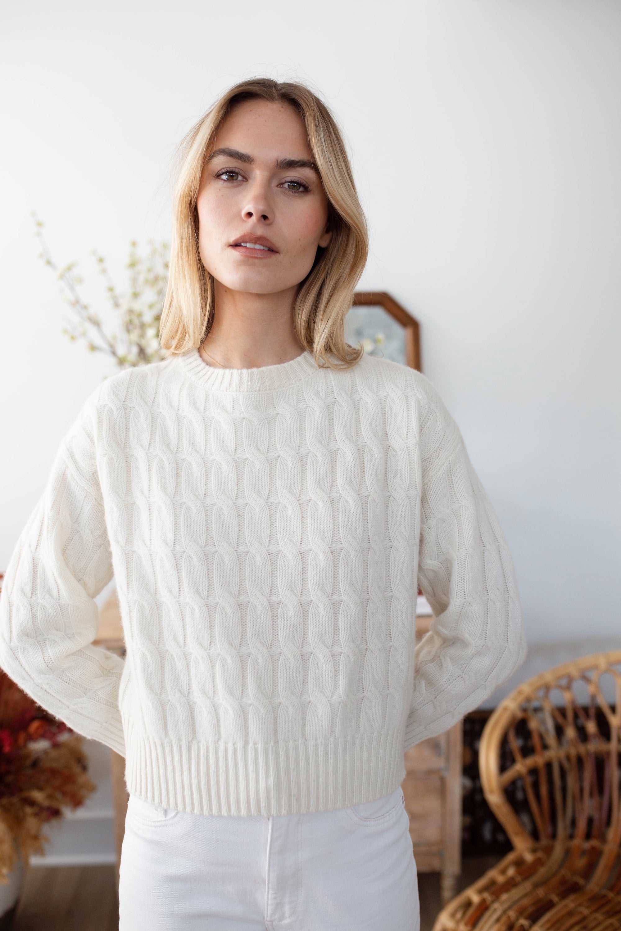 Slouchy Cable Knit Cashmere Sweater - Ivory
